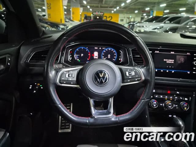 Volkswagen T-Roc 2021 — ფოტო 13/20
