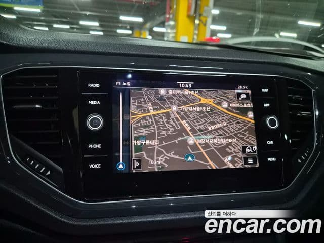 Volkswagen T-Roc 2021 — ფოტო 15/20