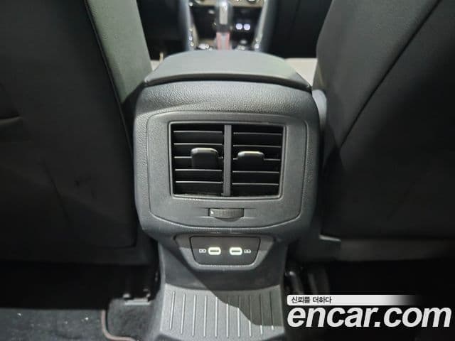 Volkswagen T-Roc 2021 — ფოტო 18/20