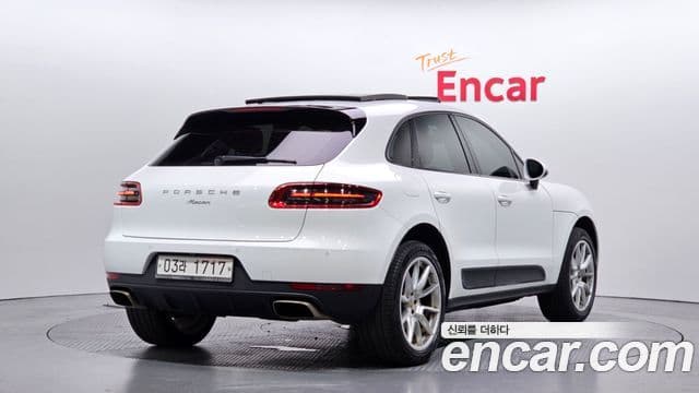 Porsche Macan 2018 — ფოტო 12/20