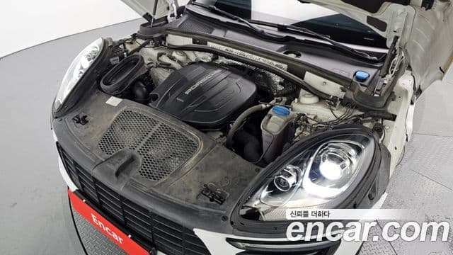 Porsche Macan 2018 — Photo 16/20
