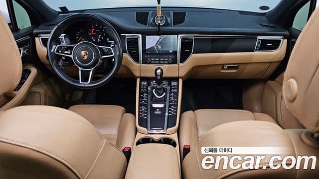 Porsche Macan 2018 — Photo 19/20