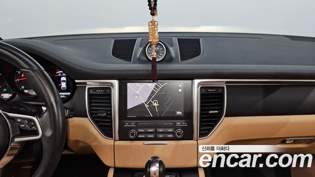Porsche Macan 2018 — Photo 5/20