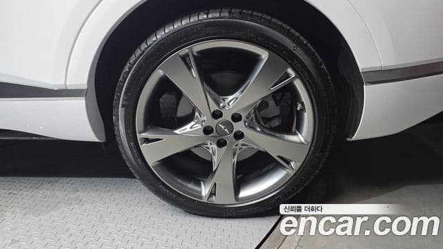 Genesis GV80 2021 — ფოტო 14/33
