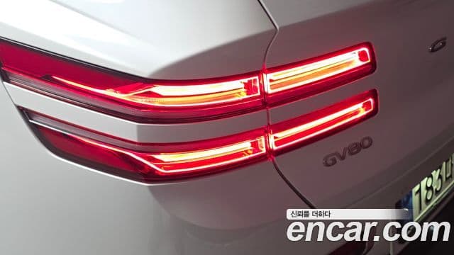 Genesis GV80 2021 — ფოტო 11/33