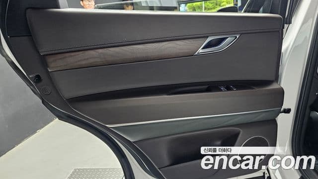 Genesis GV80 2021 — ფოტო 23/33