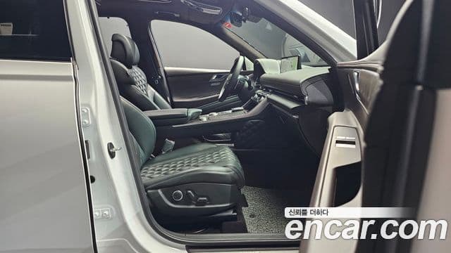 Genesis GV80 2021 — ფოტო 32/33