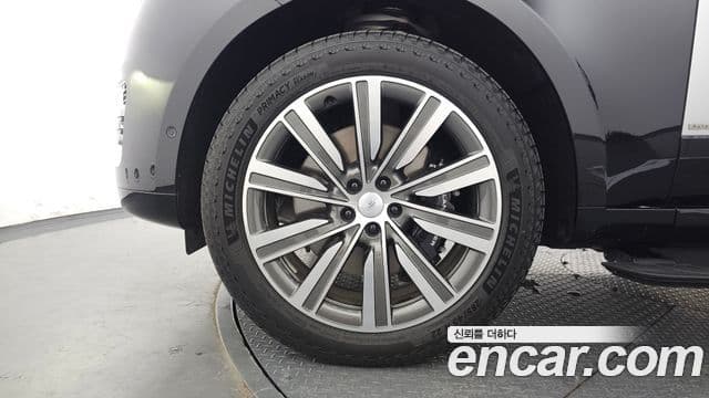 Land Rover Range Rover 2025 — Photo 4/20