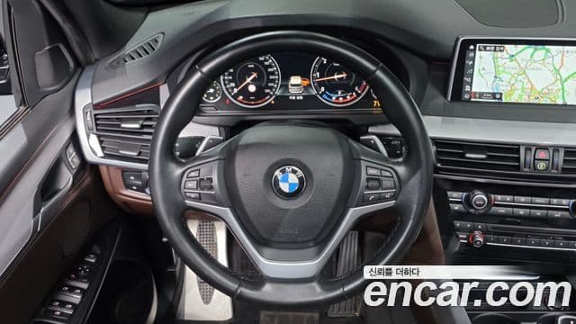BMW X5 2018 — ფოტო 13/20