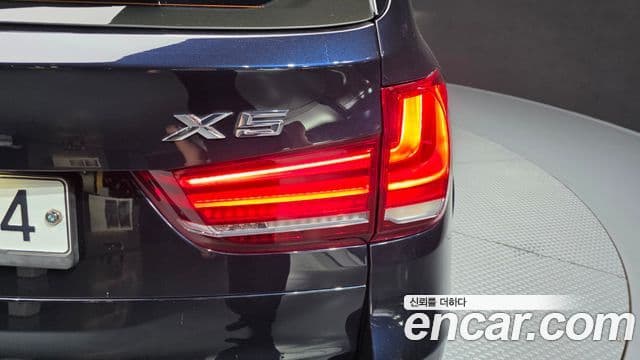 BMW X5 2018 — Şəkil 9/37