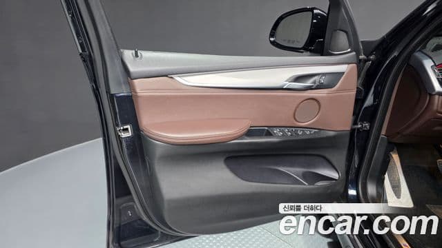 BMW X5 2018 — Şəkil 24/37