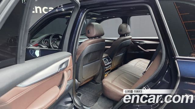 BMW X5 2018 — Şəkil 17/37