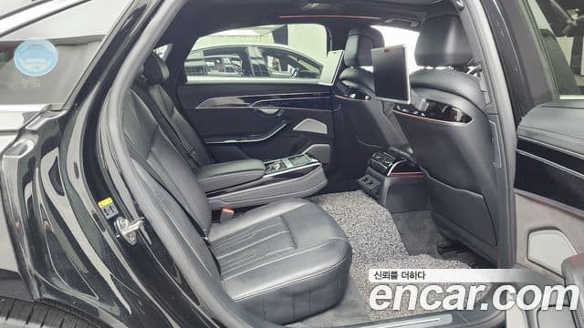 Audi A8 2019 — Şəkil 12/20