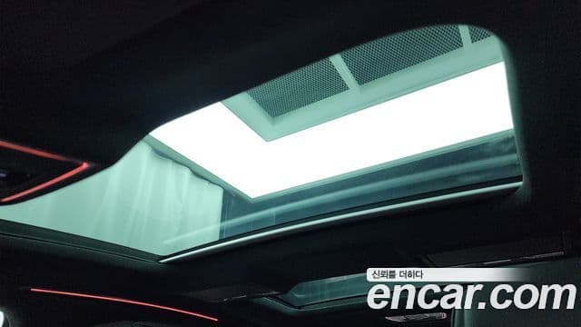 Audi A8 2019 — Şəkil 18/20