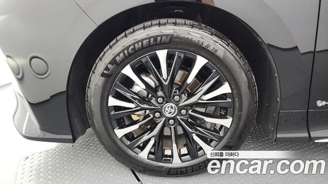 Toyota Alphard 2025 — Şəkil 5/20