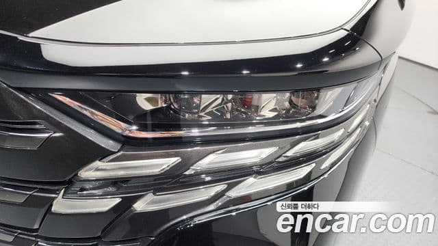 Toyota Alphard 2025 — Photo 34/34