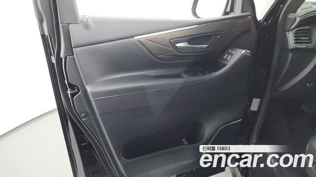 Toyota Alphard 2025 — Photo 3/34