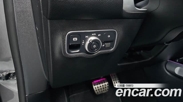 Mercedes-Benz GLB-Class 2022 — ფოტო 18/20