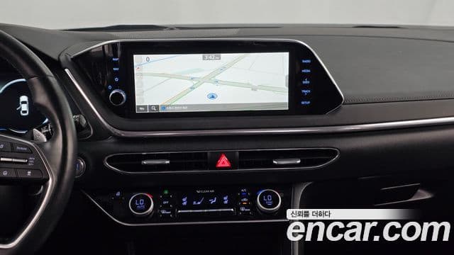 Hyundai Sonata 2021 — ფოტო 14/20