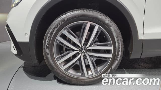 Volkswagen Tiguan Allspace 2023 — ფოტო 5/20