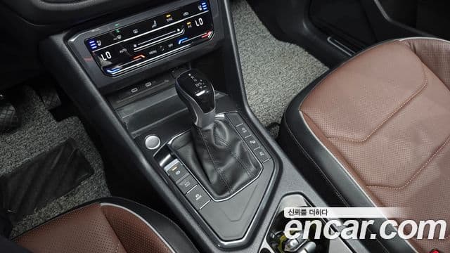 Volkswagen Tiguan Allspace 2023 — ფოტო 9/20