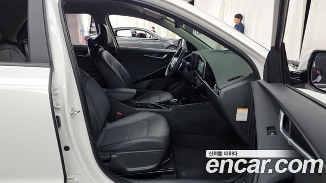 Kia Niro 2024 — Şəkil 11/20