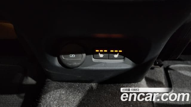 Volvo XC40 2021 — фото 12 из 20