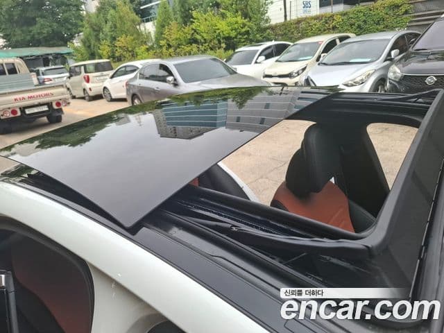 Mercedes-Benz C-Class 2025 — ფოტო 17/17