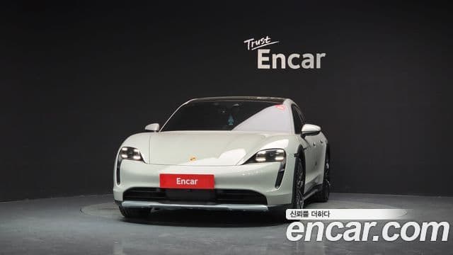 Porsche Taycan 2022 — Photo 26/36