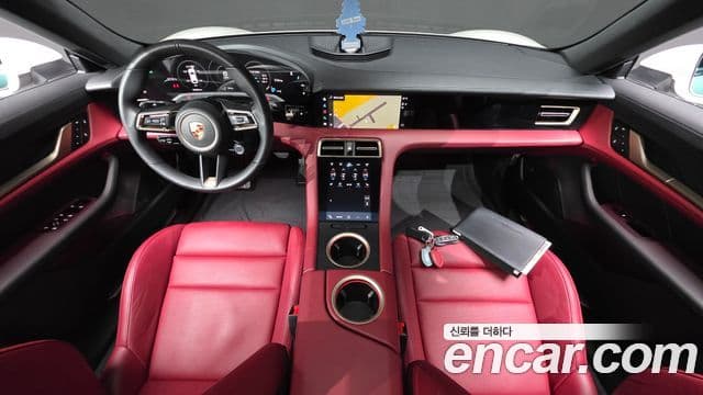 Porsche Taycan 2022 — Photo 33/36