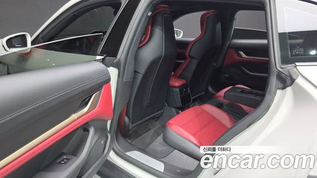 Porsche Taycan 2022 — Photo 28/36
