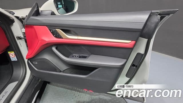 Porsche Taycan 2022 — Photo 11/36