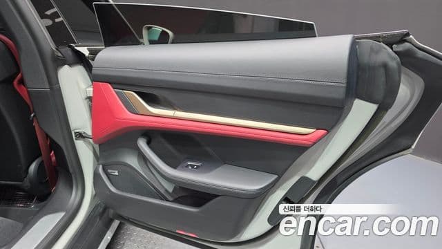 Porsche Taycan 2022 — Photo 27/36