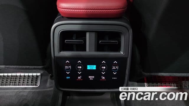 Porsche Taycan 2022 — Photo 14/36