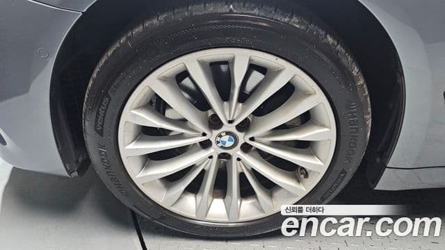 BMW 5 Series 2019 — ფოტო 5/20