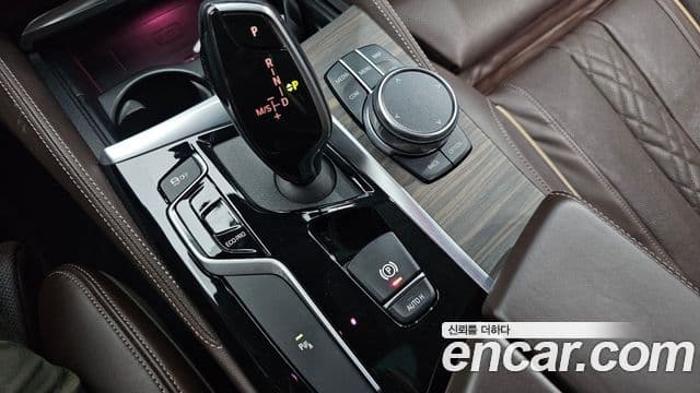 BMW 5 Series 2019 — ფოტო 9/20