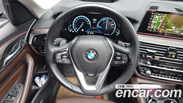 BMW 5 Series 2019 — ფოტო 12/20