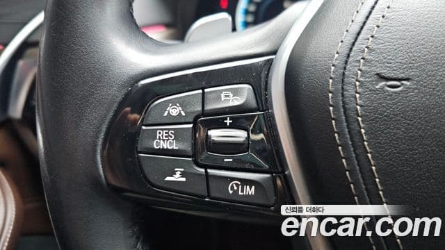 BMW 5 Series 2019 — ფოტო 17/20