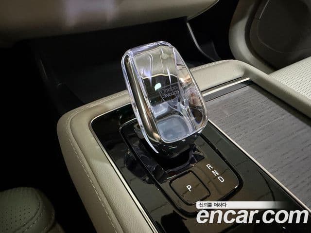 Volvo XC90 2026 — ფოტო 8/20