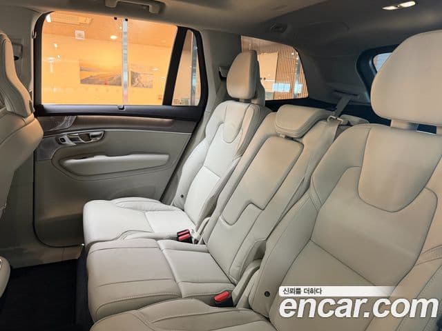 Volvo XC90 2026 — ფოტო 11/20