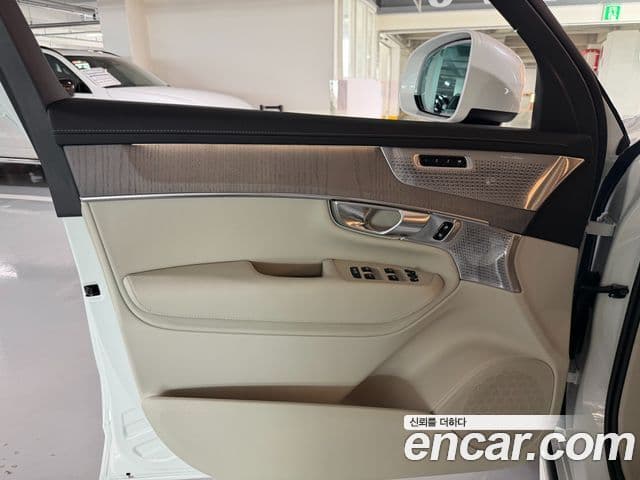 Volvo XC90 2026 — ფოტო 12/20