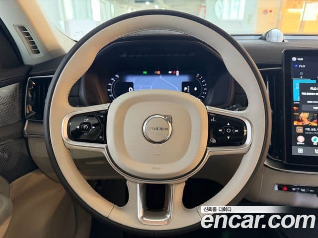 Volvo XC90 2026 — ფოტო 17/20