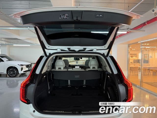 Volvo XC90 2026 — ფოტო 18/20