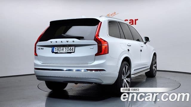Volvo XC90 2022 — Фото 2/20