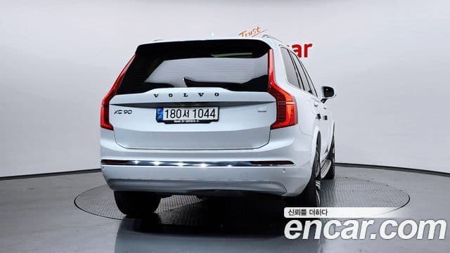 Volvo XC90 2022 — Фото 4/20
