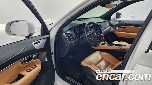 Volvo XC90 2022 — Фото 10/20