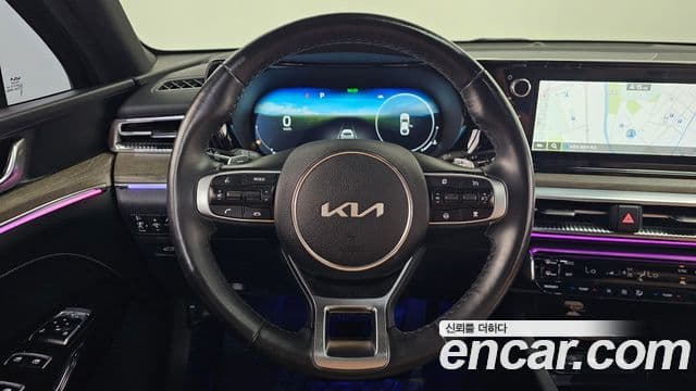 Kia K5 2023 — ფოტო 14/20