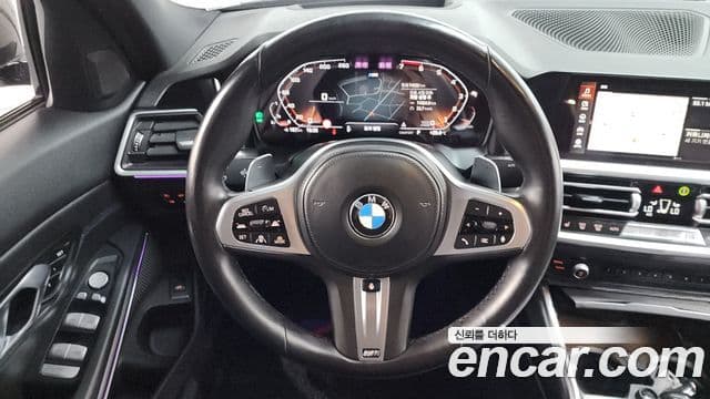 BMW 3 Series 2021 — ფოტო 13/20