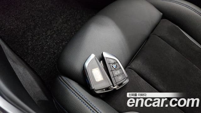 BMW 3 Series 2021 — ფოტო 15/20