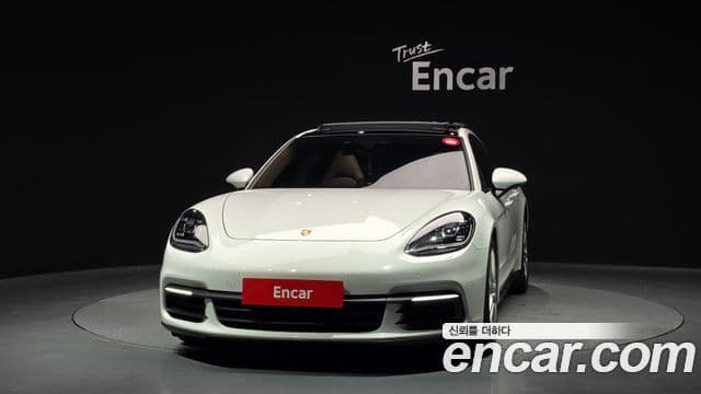Porsche Panamera 2018 — ფოტო 9/18